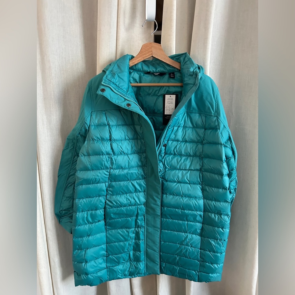 NWT Lands End down  winter coat size large